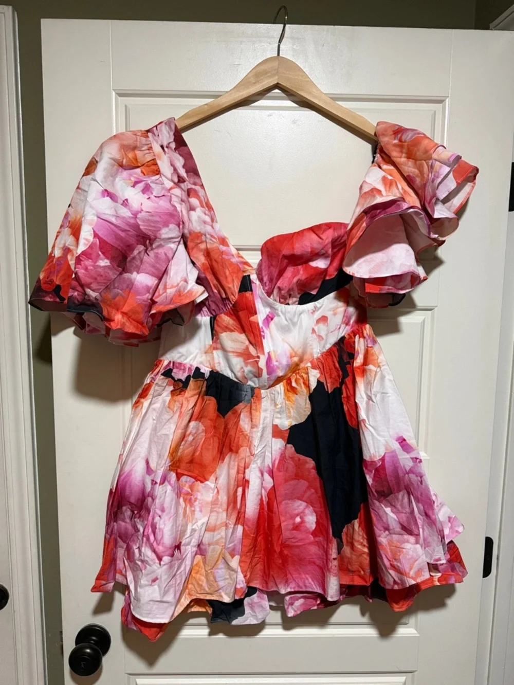ASOS luxe Floral Puff-Sleeve Mini Dress in Red, Pink & Black 12 - Picture 1 of 7